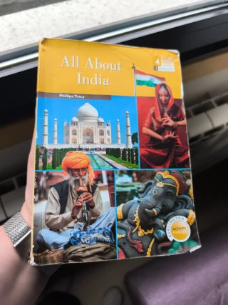 ALL ABOUT INDIA 4ºESO. Activity readers