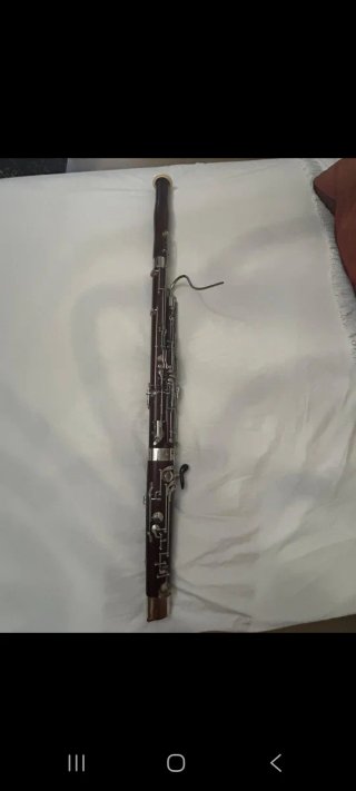 Fagot de madera oscura