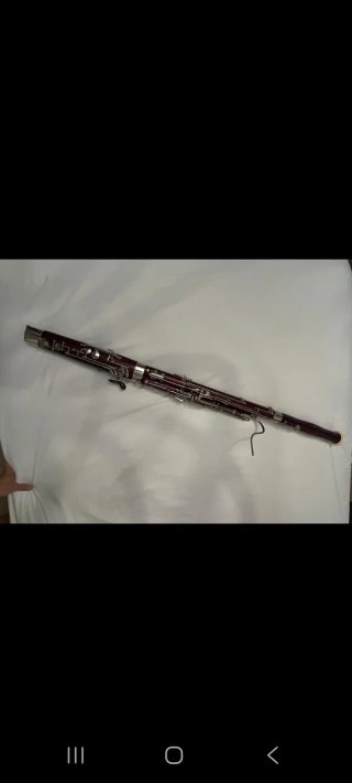 Fagot de madera oscura