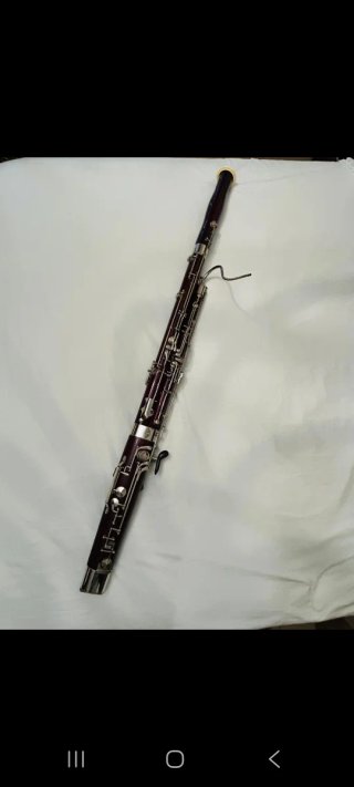 Fagot de madera oscura
