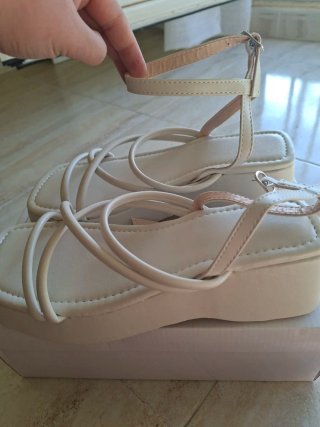 Sandalias blancas de plataforma