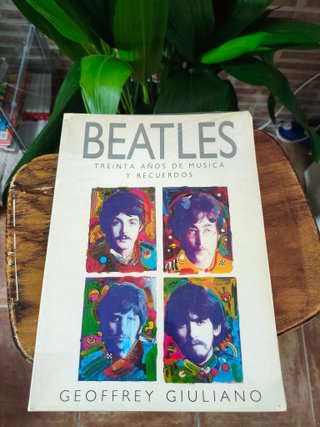 Lote Coleccionista The Beatles (7 Libros/Revistas)