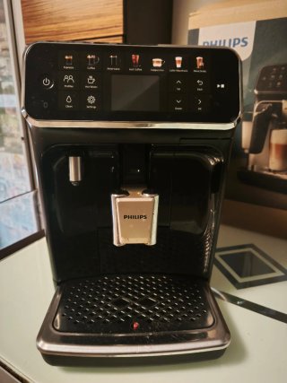 Cafetera Philips 4400 LatteGo Muy top