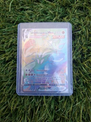 Carta Pokémon Urshifu Golpe Brusco VMAX Arcoíris