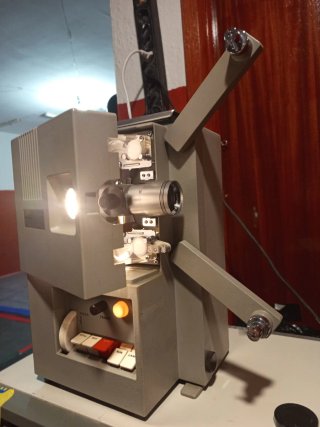 Proyector Super 8 Elmo Beige/Gris