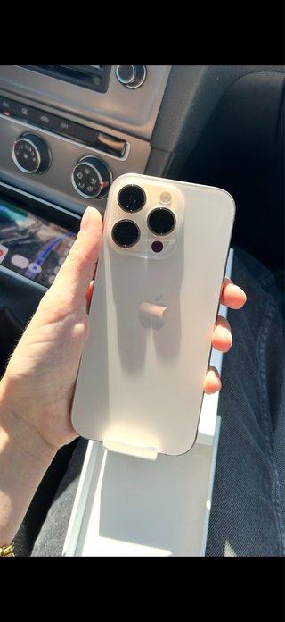 iPhone 16 Pro dessert titanium