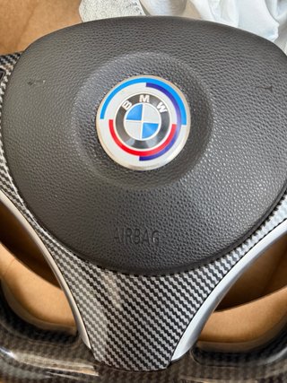 Volante BMW achatado de Carbono y Piel Perforada
