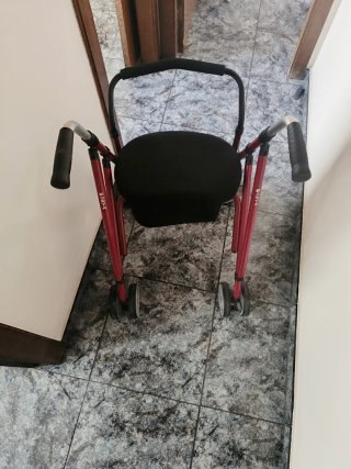 Andador Mayores ortopedico funcional en rojo