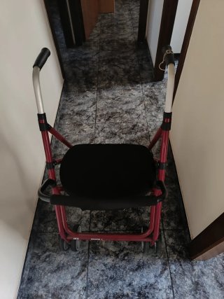 Andador Mayores ortopedico funcional en rojo