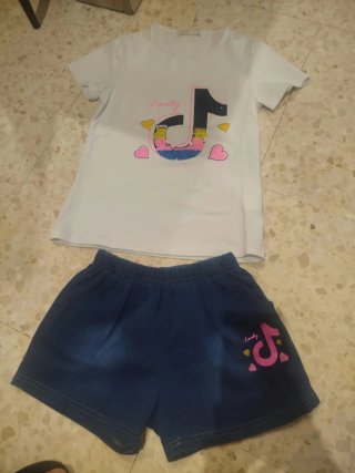 Conjunto camiseta y shorts TikTok