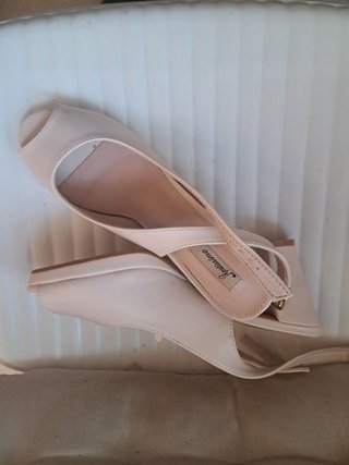 Zapatos Restissimo Beige Tacón