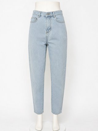 Pantalón ancho moderno desgastado
