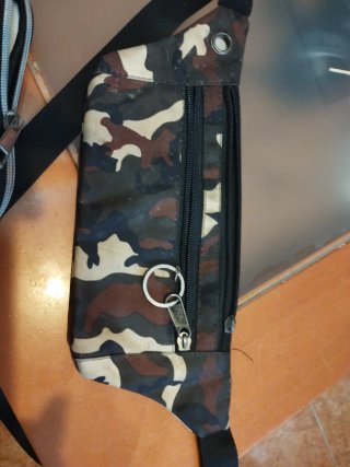 Riñonera Multicolor y camuflaje