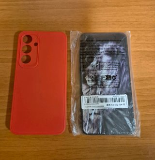 Funda Samsung S24 FE Negra y Roja.
