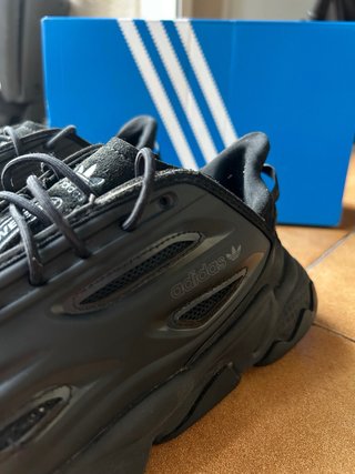 Zapatillas Adidas Ozelia Core Black (negociable)