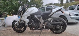 Honda CB 1000 R Blanca y Gris