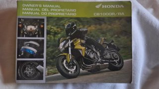 Honda CB 1000 R Blanca y Gris