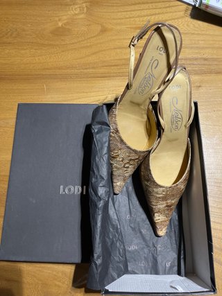 Zapatos de tacón LODI dorados