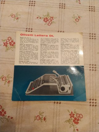 Máquina de escribir Olivetti Lettera DL