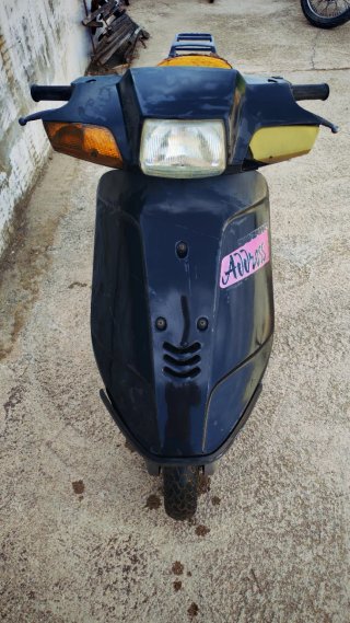 Suzuki Address 50 Scooter Negra y Rosa