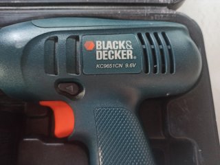 Taladro Black & Decker 9.6V con maletín
