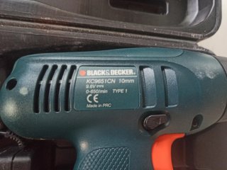 Taladro Black & Decker 9.6V con maletín