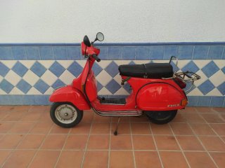 Vespa P200E 1982 Roja