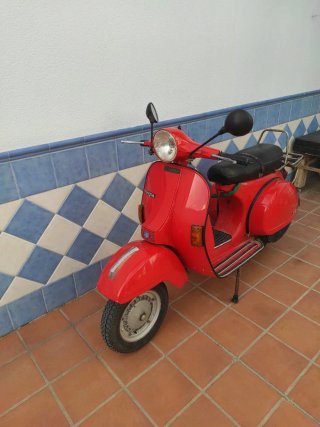 Vespa P200E 1982 Roja