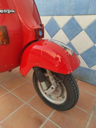 Vespa P200E 1982 Roja