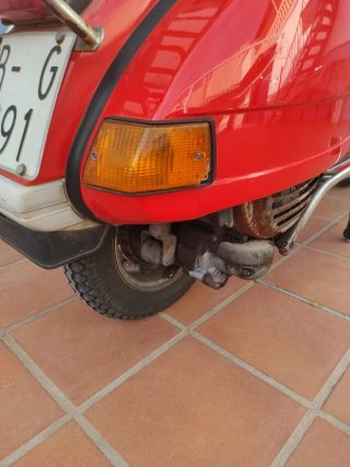 Vespa P200E 1982 Roja