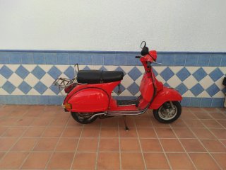 Vespa P200E 1982 Roja