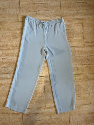 Pantalón azul claro, sin marca