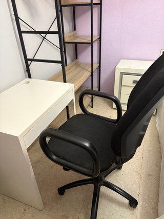 Silla de oficina ergonómica negra