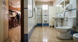 Limpieza desinfección de baños.bares oficinas host