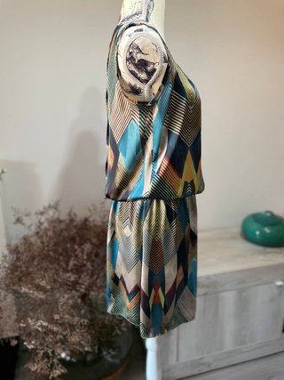 Vestito corto smanicato fantasia geometrica