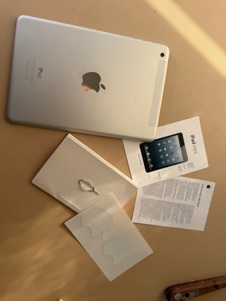 iPad mini (2012) 56 GB No actualiza, no baja apps