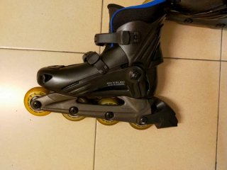 Patines en línea y protecciones Boomerang
