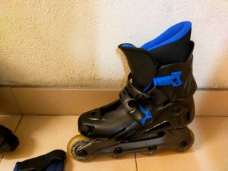 Patines en línea y protecciones Boomerang