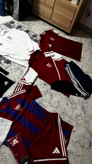 Lote Ropa Deportiva Adidas de club cf mollet UE