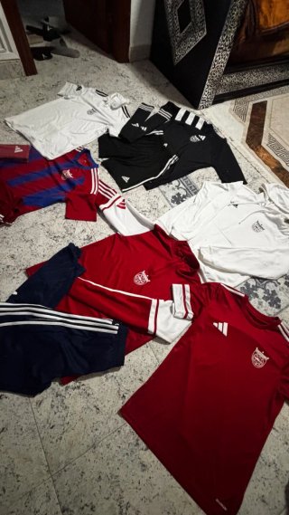 Lote Ropa Deportiva Adidas de club cf mollet UE