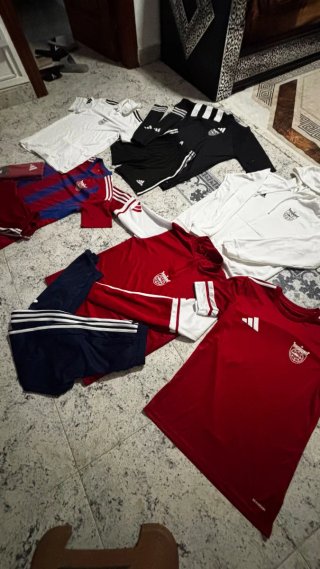 Lote Ropa Deportiva Adidas de club cf mollet UE