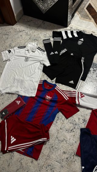 Lote Ropa Deportiva Adidas de club cf mollet UE