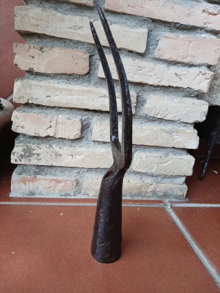 Herramienta agrícola antigua