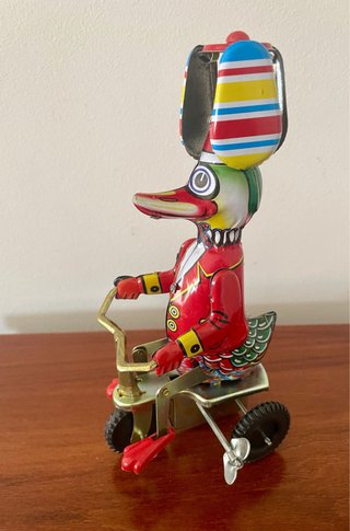 Pato de Hojalata a Cuerda Duck on Bike