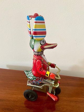 Pato de Hojalata a Cuerda Duck on Bike