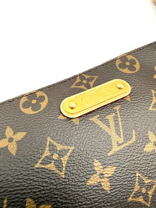 Louis Vuitton Pochette Eva Marrón/Dorado