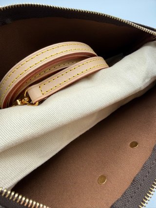 Louis Vuitton Pochette Eva Marrón/Dorado