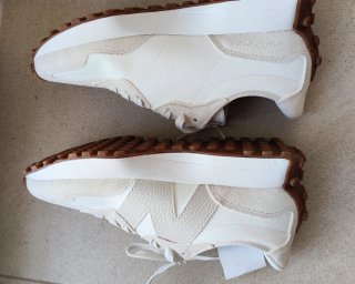 Zapatillas New Balance 327 Mujer Beige/Blanco