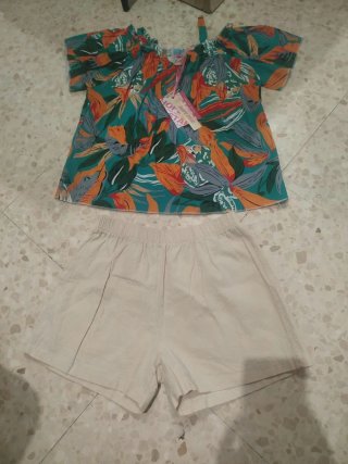 Conjunto Top Hombros Descubiertos y Shorts