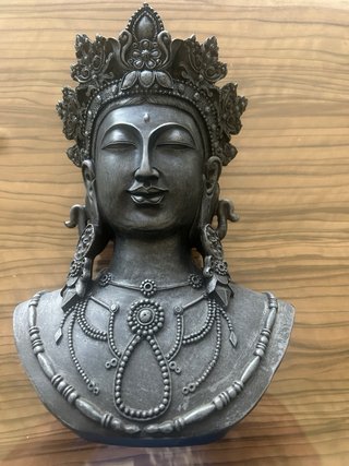 Busto budista decorativo